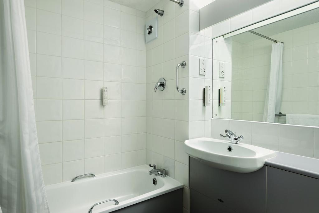 Days Inn Hotel Bradford - Leeds Брайтхаус Номер фото