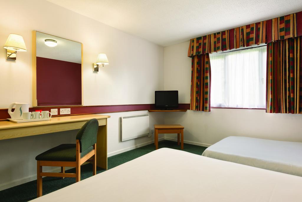 Days Inn Hotel Bradford - Leeds Брайтхаус Номер фото
